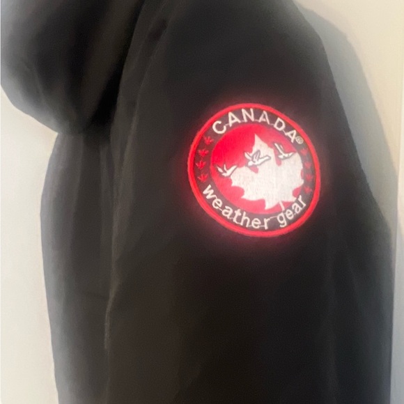 NWOT - Canada Goose Youth L (14/16) Black Puffer Jacket - Picture 9 of 16